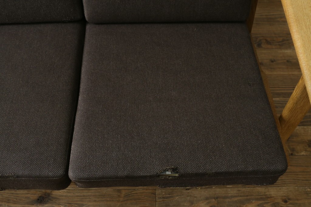 デンマークヴィンテージ　GETAMA(ゲタマ)　Hans J. Wegner(ハンス・J・ウェグナー)　GE290　3人掛けソファ　(R-088050)