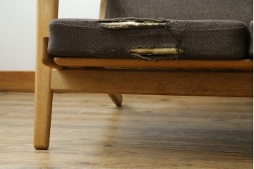 デンマークヴィンテージ　GETAMA(ゲタマ)　Hans J. Wegner(ハンス・J・ウェグナー)　GE290　3人掛けソファ　(R-088050)