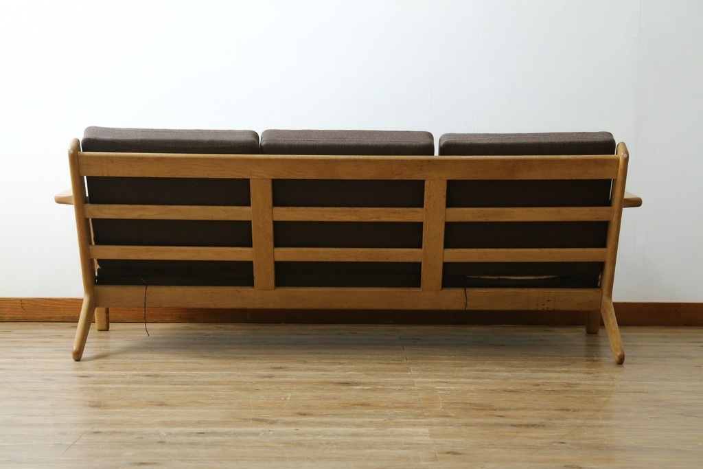 デンマークヴィンテージ　GETAMA(ゲタマ)　Hans J. Wegner(ハンス・J・ウェグナー)　GE290　3人掛けソファ　(R-088050)