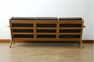 デンマークヴィンテージ　GETAMA(ゲタマ)　Hans J. Wegner(ハンス・J・ウェグナー)　GE290　3人掛けソファ　(R-088050)