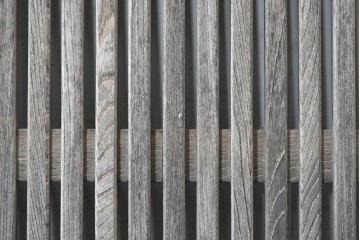 アンティーク建具　明治から大正期　欅(ケヤキ)材　力強い木目が魅力の格子蔵戸1枚　(R-088051)