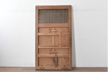 アンティーク建具　明治期　希少な幅狭サイズ!　総欅(ケヤキ)材　欅の木味を楽しめる格子付き蔵戸1枚　(R-088053)