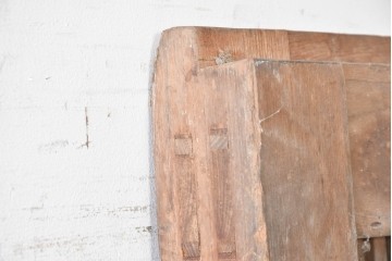 アンティーク建具　明治期　希少な幅狭サイズ!　総欅(ケヤキ)材　欅の木味を楽しめる格子付き蔵戸1枚　(R-088053)