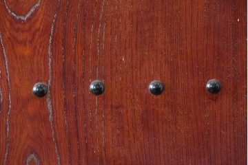 アンティーク建具　明治から大正期　欅(ケヤキ)材　漆塗り　ツートーンカラーが目を引く蔵戸1枚　(R-088054)