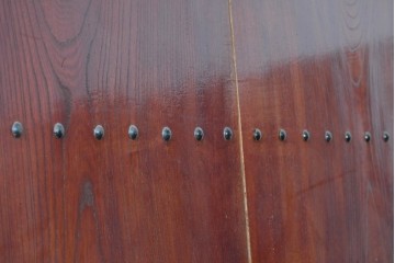アンティーク建具　明治から大正期　欅(ケヤキ)材　漆塗り　ツートーンカラーが目を引く蔵戸1枚　(R-088054)
