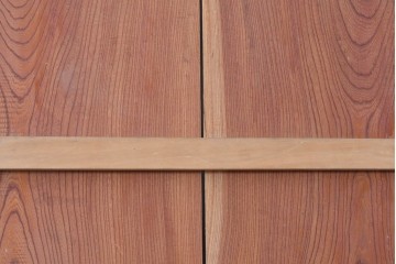 アンティーク建具　明治から大正期　欅(ケヤキ)材　漆塗り　ツートーンカラーが目を引く蔵戸1枚　(R-088054)