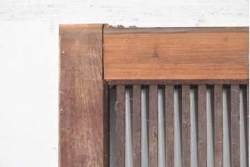 アンティーク建具　大正から昭和初期　栗材・樺(カバ)材　重厚な金具が目を引く格子蔵戸1枚　(R-088056)