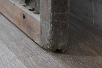 アンティーク建具　大正から昭和初期　栗材・樺(カバ)材　重厚な金具が目を引く格子蔵戸1枚　(R-088056)