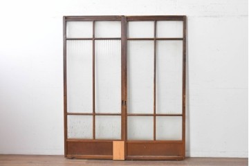 ヴィンテージ建具　昭和中期　レトロなガラス使いが魅力の幅狭ガラス戸2枚セット　(R-088058)