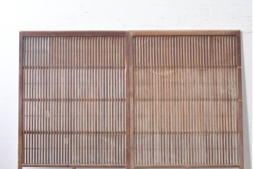 アンティーク建具　大正から昭和初期　均整の取れた格子意匠が美しい裏障子付き格子戸2枚セット　(R-088059)