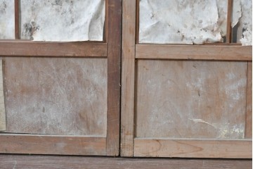 アンティーク建具　大正から昭和初期　均整の取れた格子意匠が美しい裏障子付き格子戸2枚セット　(R-088059)