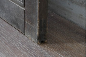 ヴィンテージ建具　昭和中期　腰板欅(ケヤキ)材　味わい深い欅材の木目が魅力のガラス戸1枚　(R-088061)