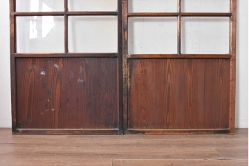 アンティーク建具　大正期　すすけた木味が魅力のガラス戸2枚セット　(R-088064)