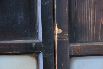アンティーク建具　大正期　すすけた木味が魅力のガラス戸2枚セット　(R-088064)