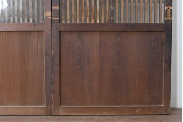アンティーク建具　大正から昭和初期　ガラス入り　細やかな格子とガラスを組み合わせた格子帯戸3枚セット　(R-088065)