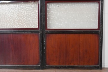 アンティーク建具　大正期から昭和初期　黒枠と深い赤褐色がシックなガラス帯戸3枚セット　(R-088069)