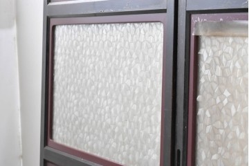 アンティーク建具　大正期から昭和初期　黒枠と深い赤褐色がシックなガラス帯戸3枚セット　(R-088069)