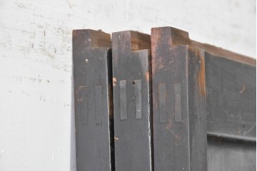 アンティーク建具　大正期から昭和初期　黒枠と深い赤褐色がシックなガラス帯戸3枚セット　(R-088069)