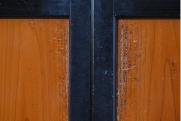 アンティーク建具　昭和初期から昭和中期　黒枠と明るい赤褐色のコントラストが印象的なガラス帯戸4枚セット　(R-088070)