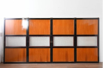 アンティーク建具　昭和初期から昭和中期　黒枠と明るい赤褐色のコントラストが印象的なガラス帯戸4枚セット　(R-088070)