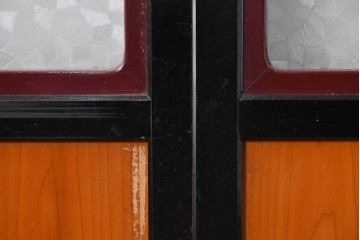 アンティーク建具　昭和初期から昭和中期　黒枠と明るい赤褐色のコントラストが印象的なガラス帯戸4枚セット　(R-088070)
