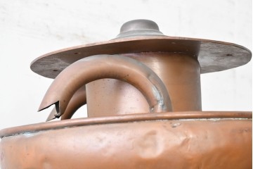 【簡易リペア限定品】　フランスアンティーク　希少!!　ディスプレイにおすすめ!!　ずっしりとした銅製の大型ワイナリーボイラー　(R-088073)