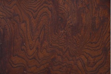 和製アンティーク　上手物!!　前面欅(ケヤキ)材　玉杢　立派な金具が重厚感を高めるサイドボード　(R-088081)