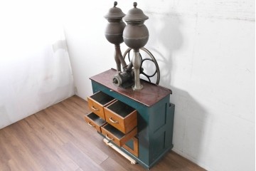 【簡易リペア限定品】　デンマークアンティーク　Schroder & Jorgensens(シュローダー・ヨルゲンセン)社　キャビネット付き大型ダブルホッパーコーヒーミル　(R-088084)