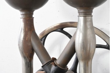 【簡易リペア限定品】　デンマークアンティーク　Schroder & Jorgensens(シュローダー・ヨルゲンセン)社　キャビネット付き大型ダブルホッパーコーヒーミル　(R-088084)