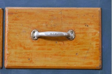 【簡易リペア限定品】　デンマークアンティーク　Schroder & Jorgensens(シュローダー・ヨルゲンセン)社　キャビネット付き大型ダブルホッパーコーヒーミル　(R-088084)