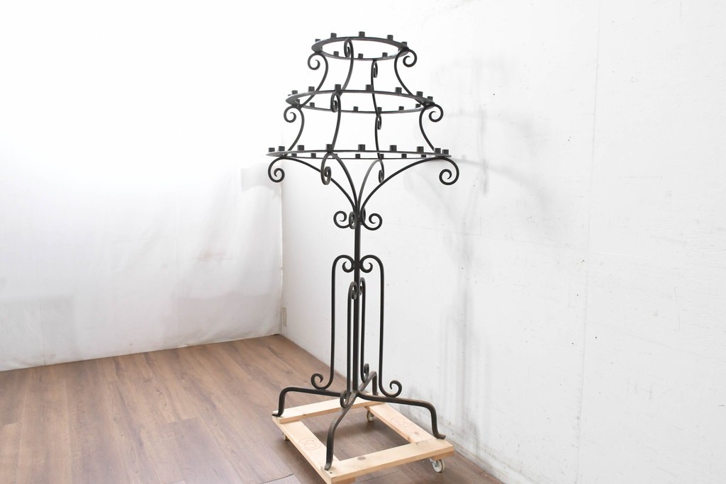 ヨーロッパヴィンテージ　ロートアイアン　特大サイズのキャンドルスタンド(R-088085)