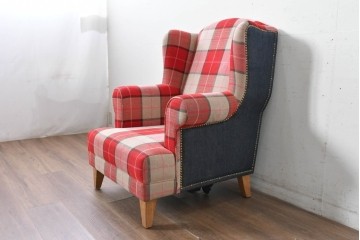 新古　展示品　美品　特注オーダー家具　チェック柄の華やかなウィングバックチェア　制作費約12万円　(R-088089)