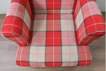 新古　展示品　美品　特注オーダー家具　チェック柄の華やかなウィングバックチェア　制作費約12万円　(R-088089)