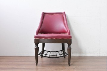 新古　美品　特注オーダー家具　鋲飾りが印象的なチェア　制作費約13万円　(R-088090)
