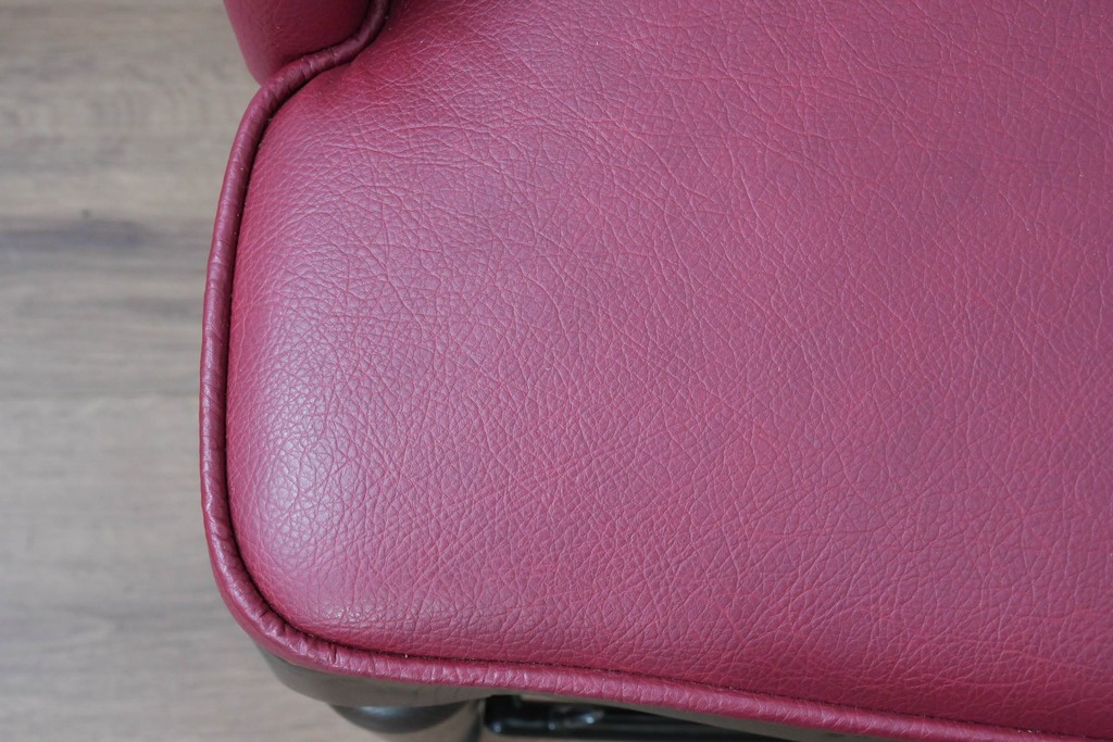 新古　美品　特注オーダー家具　鋲飾りが印象的なチェア　制作費約13万円　(R-088090)