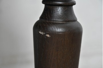 新古　美品　特注オーダー家具　鋲飾りが印象的なチェア　制作費約13万円　(R-088090)