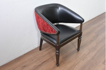新古　展示品　美品　特注オーダー家具　黒と赤のコントラストが印象的なチェア　制作費約13万円　(R-088091)