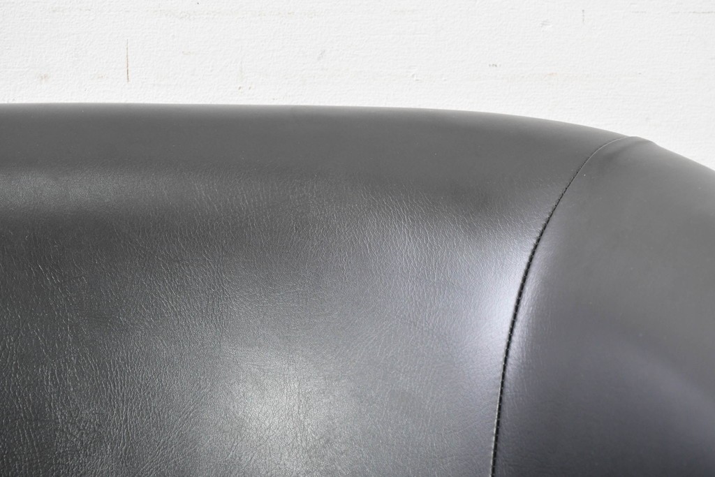 新古　展示品　美品　特注オーダー家具　黒と赤のコントラストが印象的なチェア　制作費約13万円　(R-088091)