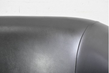 新古　展示品　美品　特注オーダー家具　黒と赤のコントラストが印象的なチェア　制作費約13万円　(R-088091)