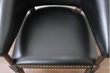 新古　展示品　美品　特注オーダー家具　黒と赤のコントラストが印象的なチェア　制作費約13万円　(R-088091)