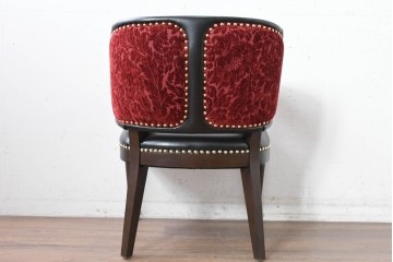 新古　展示品　美品　特注オーダー家具　黒と赤のコントラストが印象的なチェア　制作費約13万円　(R-088091)