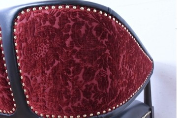 新古　展示品　美品　特注オーダー家具　黒と赤のコントラストが印象的なチェア　制作費約13万円　(R-088091)