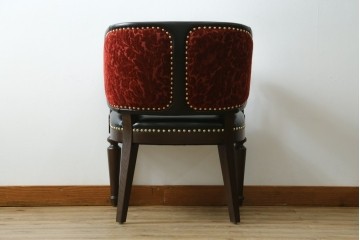 新古　展示品　美品　特注オーダー家具　黒と赤のコントラストが印象的なチェア　制作費約13万円　(R-088091)