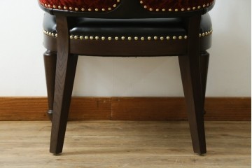 新古　展示品　美品　特注オーダー家具　黒と赤のコントラストが印象的なチェア　制作費約13万円　(R-088091)