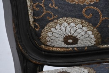 新古　展示品　美品　特注オーダー家具　シノワズリデザインが華やかなアンティーク調のチェア　制作費約15万円　(R-088092)