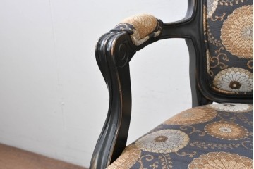 新古　展示品　美品　特注オーダー家具　シノワズリデザインが華やかなアンティーク調のチェア　制作費約15万円　(R-088092)