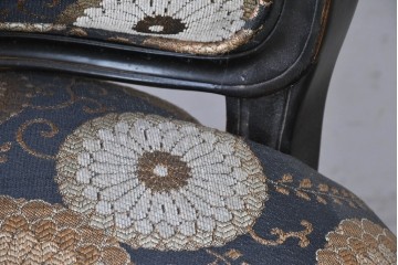 新古　展示品　美品　特注オーダー家具　シノワズリデザインが華やかなアンティーク調のチェア　制作費約15万円　(R-088092)