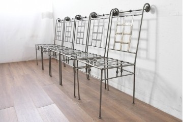 新古　展示品　美品　特注オーダー家具　スクエア格子デザインのアイアン製チェア5脚セット　(R-088093)