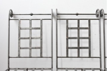 新古　展示品　美品　特注オーダー家具　スクエア格子デザインのアイアン製チェア5脚セット　(R-088093)