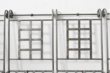 新古　展示品　美品　特注オーダー家具　スクエア格子デザインのアイアン製チェア5脚セット　(R-088093)